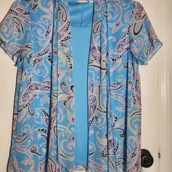 Top - Picture 2 of 3